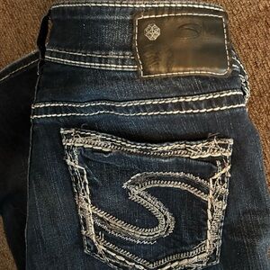 Silver Jeans Suki Mid Capri - Dark Blue